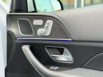 MERCEDES-BENZ GLE 350 de 4M AMG Line HUD Pano 1HD