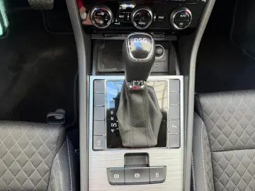 SKODA Superb Combi 2.0 TDI DSG