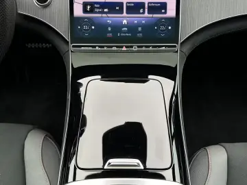 Mercedes-Benz EQE 43 AMG 4Matic