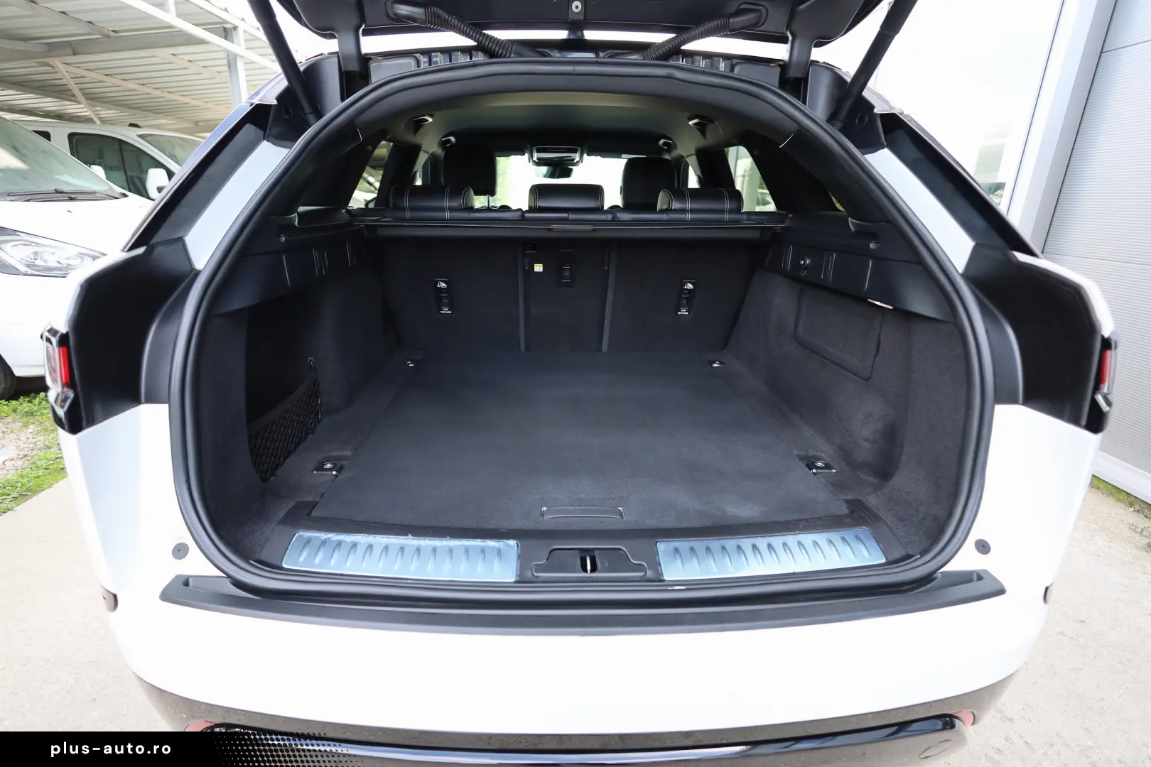 Land-Rover Range-Rover Velar 2.0D MHEV 204CP R-Dynamic HSE