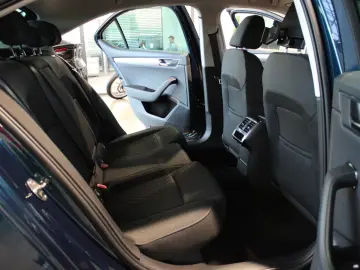 SKODA Superb Lim. 2.0 TSI DSG Ambition