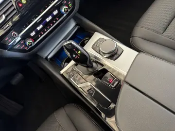 BMW 530e xDr LASER HUD CAM PRIVACY DAB AMBI