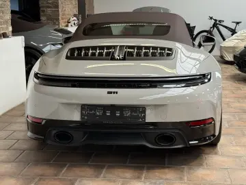 Porsche 992 911 Carrera Cabriolet SPORTDESIGN