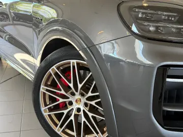 PORSCHE Cayenne Coupe S E-Hybrid SPORT-DESIGN S.ABGAS