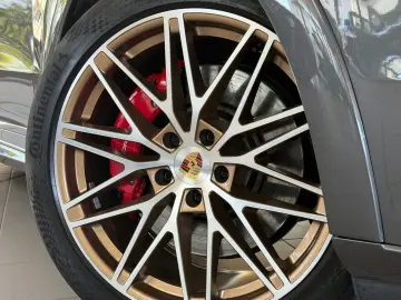 PORSCHE Cayenne Coupe S E-Hybrid SPORT-DESIGN S.ABGAS