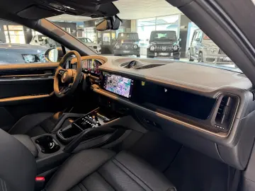 PORSCHE Cayenne Coupe S E-Hybrid SPORT-DESIGN S.ABGAS