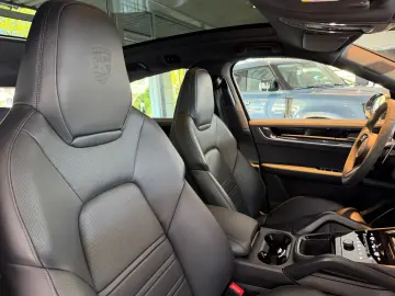 PORSCHE Cayenne Coupe S E-Hybrid SPORT-DESIGN S.ABGAS