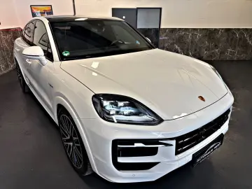 PORSCHE Cayenne Coupe E-Hybrid Pano Headup Massage PASM