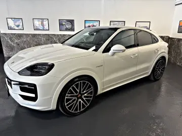 PORSCHE Cayenne Coupe E-Hybrid Pano Headup Massage PASM