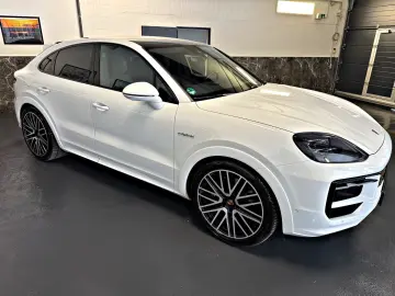PORSCHE Cayenne Coupe E-Hybrid Pano Headup Massage PASM