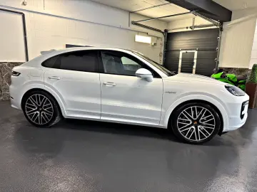 PORSCHE Cayenne Coupe E-Hybrid Pano Headup Massage PASM