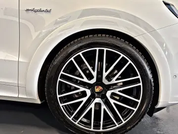 PORSCHE Cayenne Coupe E-Hybrid Pano Headup Massage PASM
