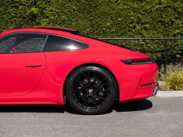 PORSCHE 992 .2 COUPE SPORTDES UITL 21 RS HDMATR 360 ACC