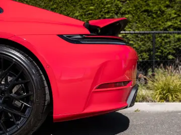 PORSCHE 992 .2 COUPE SPORTDES UITL 21 RS HDMATR 360 ACC