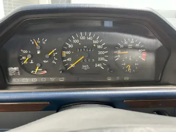 Mercedes Benz 300 CE 124C Oldtimer