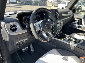Mercedes AMG G63 4.0 V8 BiTurbo Night&Carbon-Paket 4x4x2