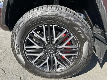 Mercedes AMG G63 4.0 V8 BiTurbo Night&Carbon-Paket 4x4x2