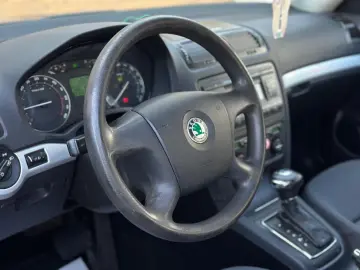 Skoda Octavia 2.0TDI DSG 140 CP