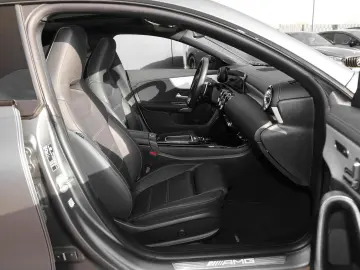 MERCEDES-BENZ CLA 35 AMG 4M Distronic Multibeam Panorama