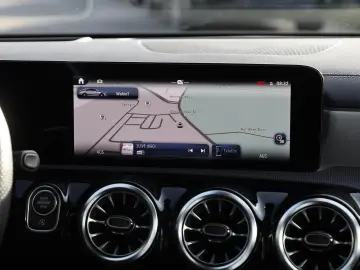 MERCEDES-BENZ CLA 35 AMG 4M Distronic Multibeam Panorama