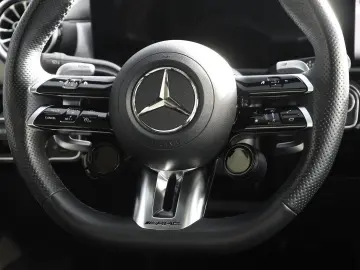 MERCEDES-BENZ CLA 35 AMG 4M Distronic Multibeam Panorama