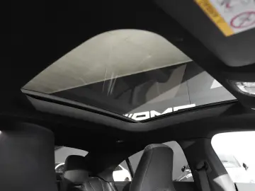 MERCEDES-BENZ CLA 35 AMG 4M Distronic Multibeam Panorama