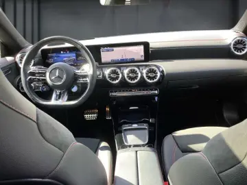 MERCEDES-BENZ CLA 35 AMG 4M Coupé PANO HuD NIGHT DISTR 360