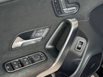 MERCEDES-BENZ CLA 45 S AMG AMBI PANO 360 PARK KEYLESS MEMORY