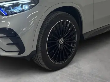 MERCEDES-BENZ GLC 300 d 4M AMG Airmatic Pano HUD 20 &hellip;