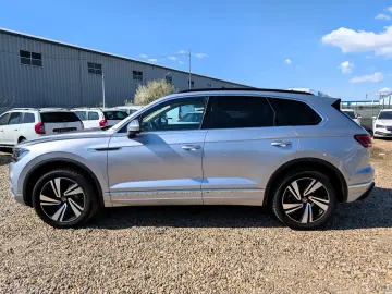 Volkswagen Touareg   3.0 V6 286 CP   360 grade   Perne TVA D