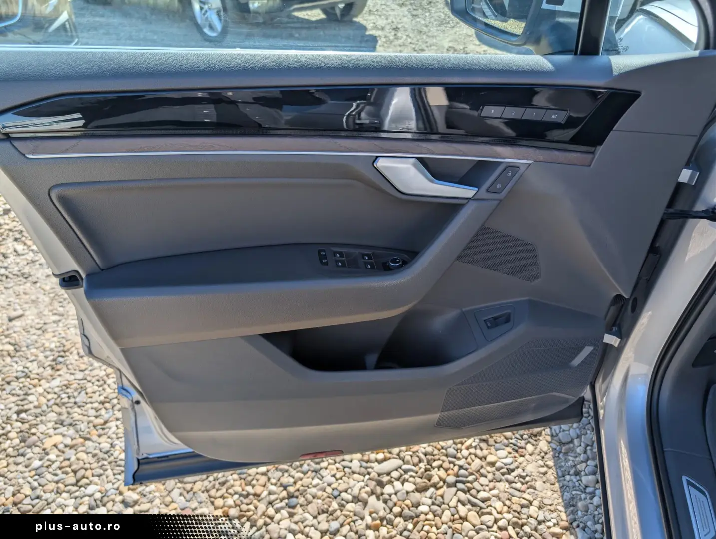 Volkswagen Touareg   3.0 V6 286 CP   360 grade   Perne TVA D