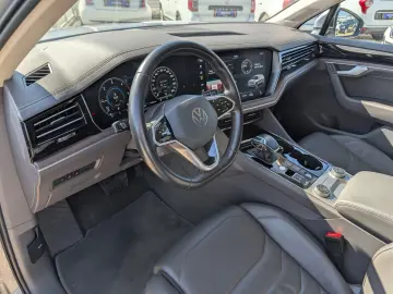 Volkswagen Touareg   3.0 V6 286 CP   360 grade   Perne TVA D