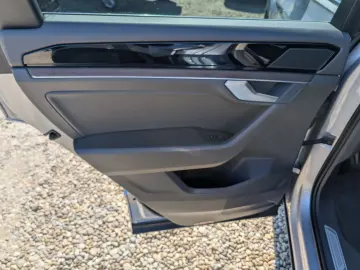 Volkswagen Touareg   3.0 V6 286 CP   360 grade   Perne TVA D