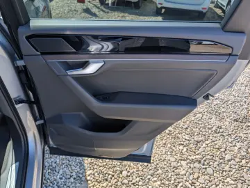 Volkswagen Touareg   3.0 V6 286 CP   360 grade   Perne TVA D