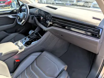 Volkswagen Touareg   3.0 V6 286 CP   360 grade   Perne TVA D