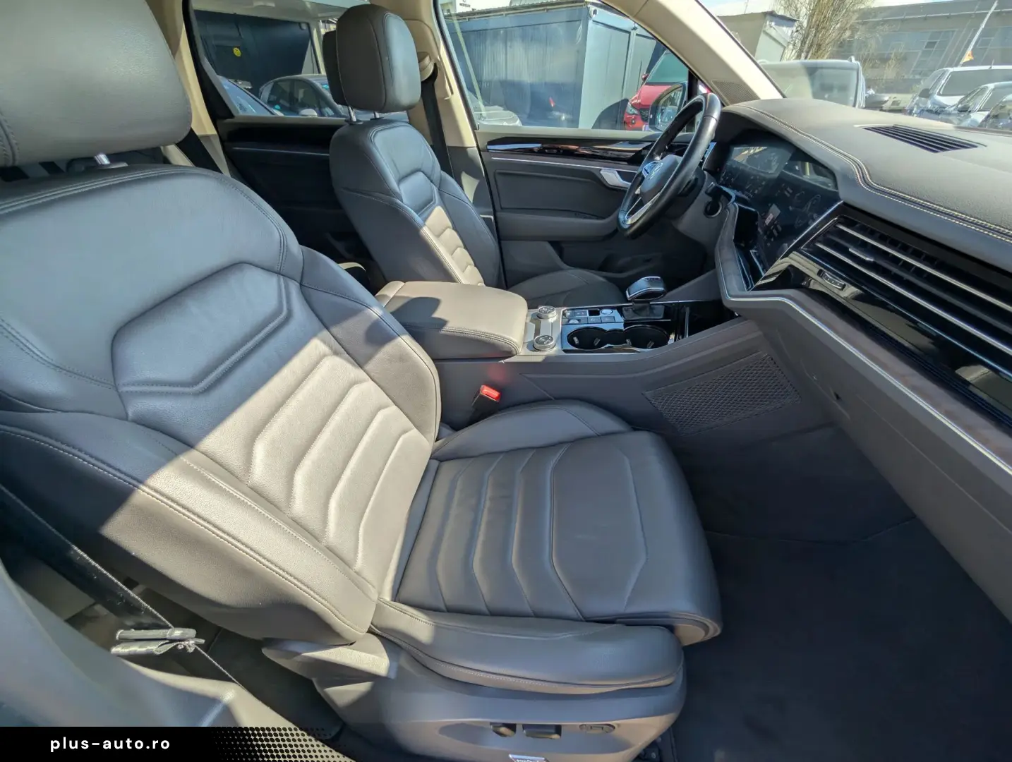 Volkswagen Touareg   3.0 V6 286 CP   360 grade   Perne TVA D