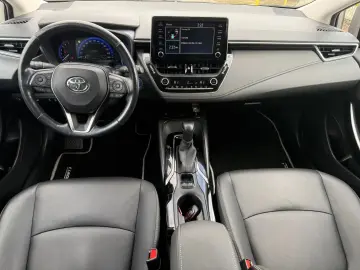 Toyota Corolla Sedan 1.8 HSD Exclusive