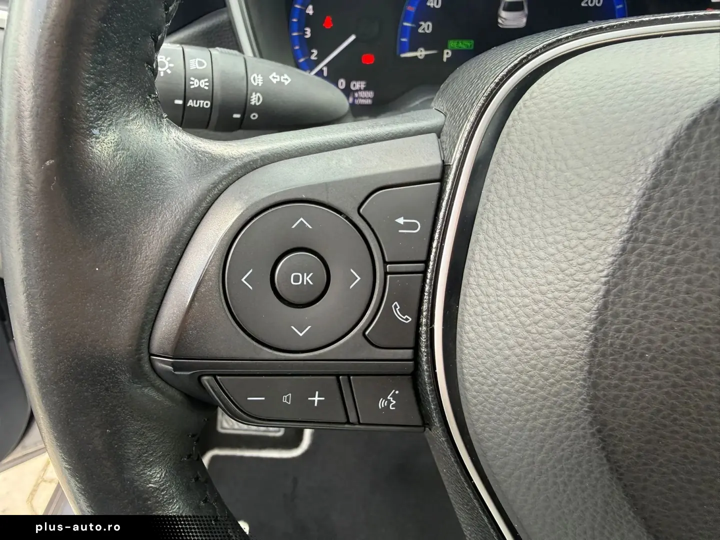 Toyota Corolla Sedan 1.8 HSD Exclusive