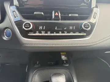 Toyota Corolla Sedan 1.8 HSD Exclusive