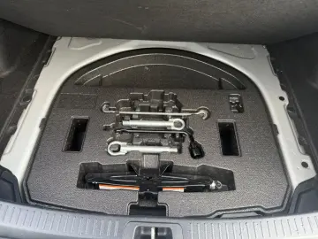 Toyota Corolla Sedan 1.8 HSD Exclusive