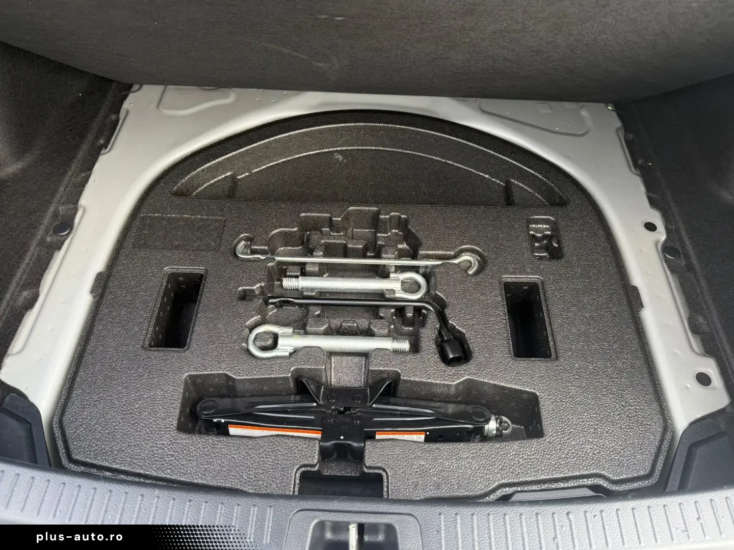 Toyota Corolla Sedan 1.8 HSD Exclusive