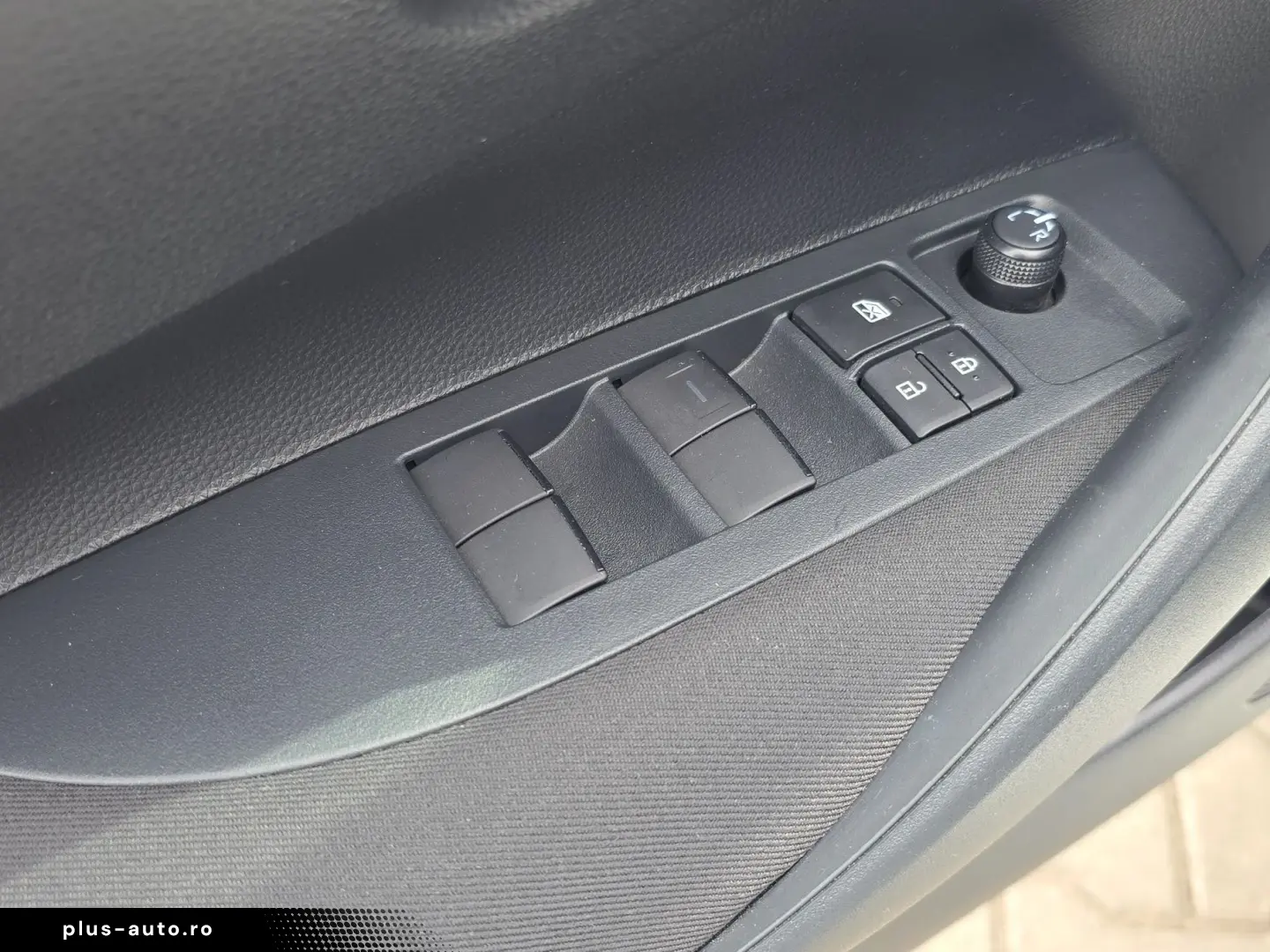 Toyota Corolla Sedan 1.8 Hybrid ECO