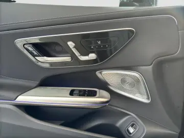 MERCEDES-BENZ CLE 450 4MATIC Coupé AMG Line Night Paket HUD