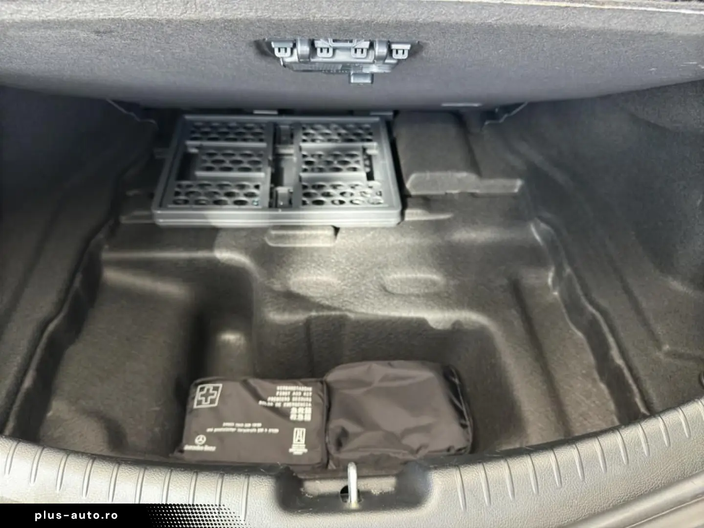 MERCEDES-BENZ CLE 450 4MATIC Coupé AMG Line Night Paket HUD