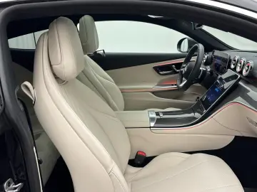 MERCEDES-BENZ CLE 300 4M Coupé AMG Panorama Standheizung AHK