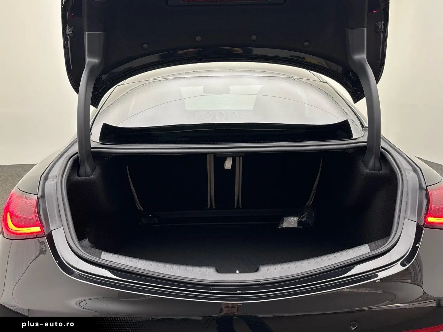 MERCEDES-BENZ CLE 300 4M Coupé AMG Panorama Standheizung AHK