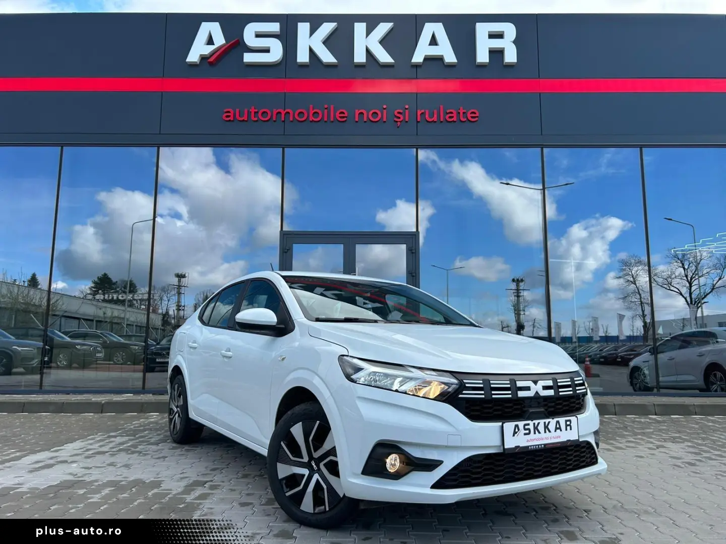 Dacia Logan ECO-G 100 MT6 Expression 2025