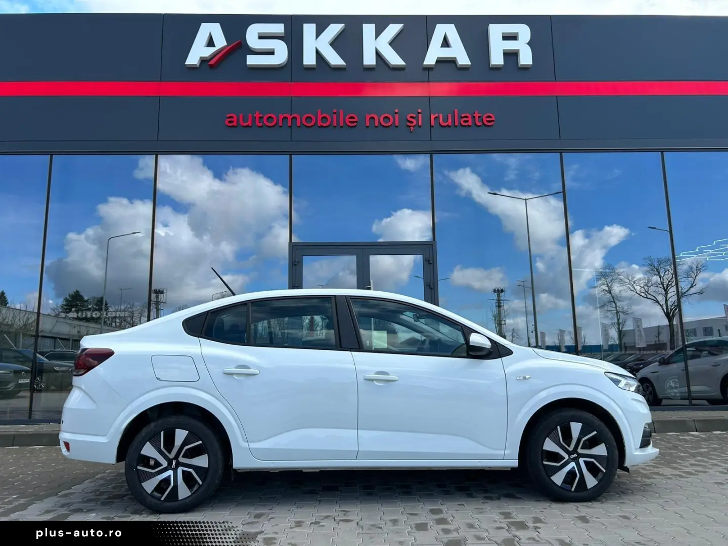 Dacia Logan ECO-G 100 MT6 Expression 2025