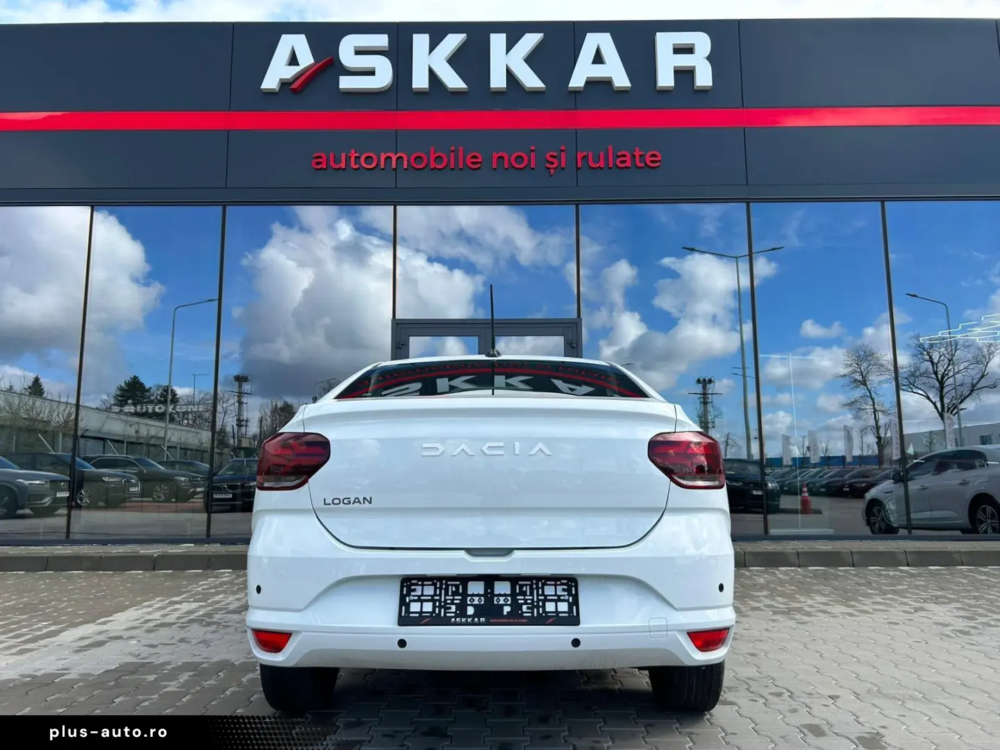 Dacia Logan ECO-G 100 MT6 Expression 2025