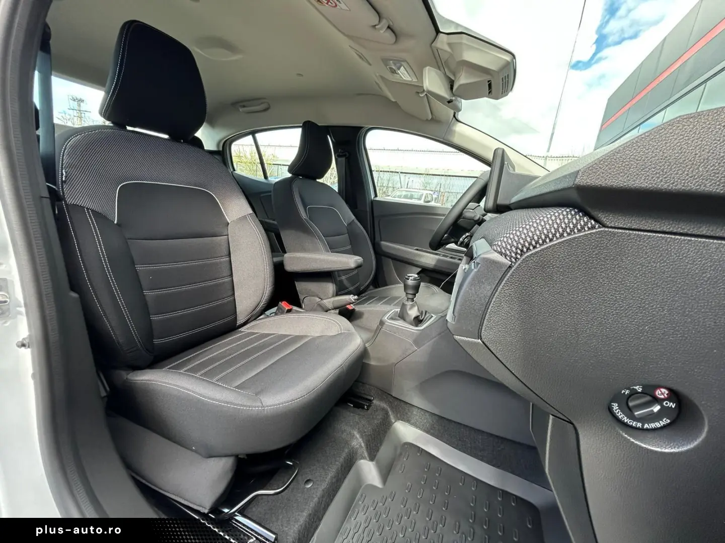 Dacia Logan ECO-G 100 MT6 Expression 2025